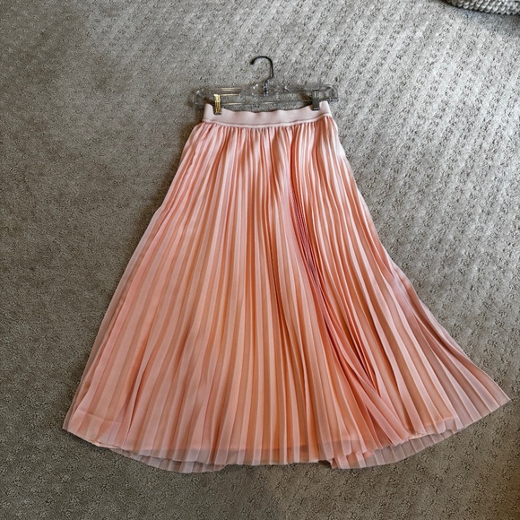 Quince Dresses & Skirts - Quince Size Small Light Pink Pleated Midi Skirt